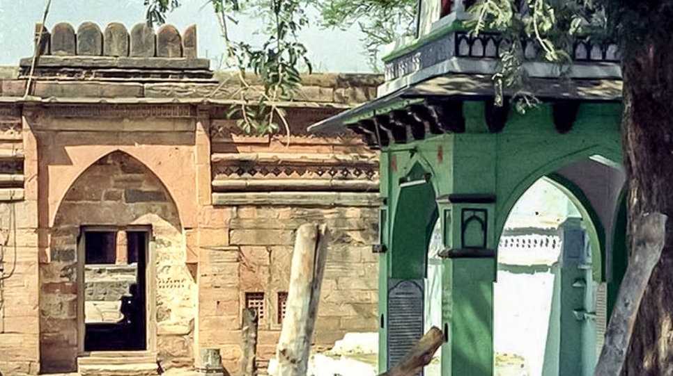 ভারতের ঐতিহাসিক কামাল মওলা মসজিদকে মন্দির ঘোষণা