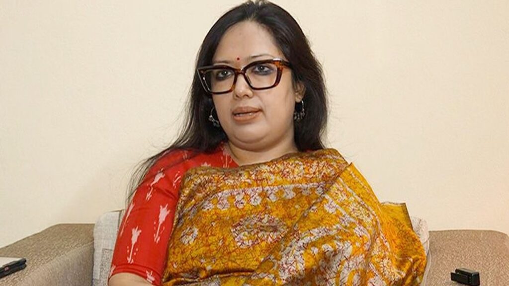 ‘সরকার ইচ্ছা করে সরকারি হাসপাতালগুলোকে স্বয়ংসম্পূর্ণ করে না’
