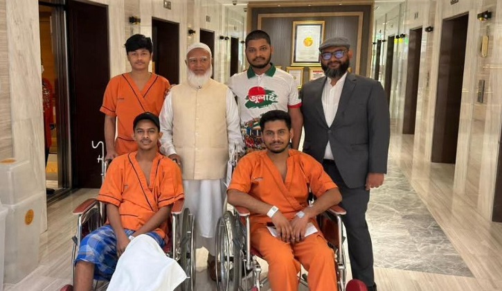 ব্যাংককে আহত জুলাইযোদ্ধাদের খোঁজ নিলেন জামায়াত আমির