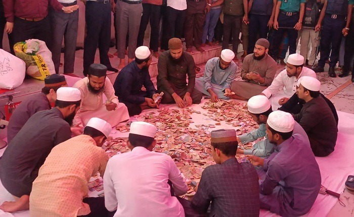 শাহজালাল (রহ.) মাজারের দানবাক্সে ৪ দিনেই সাড়ে ১৭ লাখ টাকা, মিলল স্বর্ণ ও বিদেশি মুদ্রাও