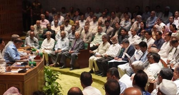 সরকারদলীয় এমপিদের সঙ্গে বৈঠকে প্রধানমন্ত্রী