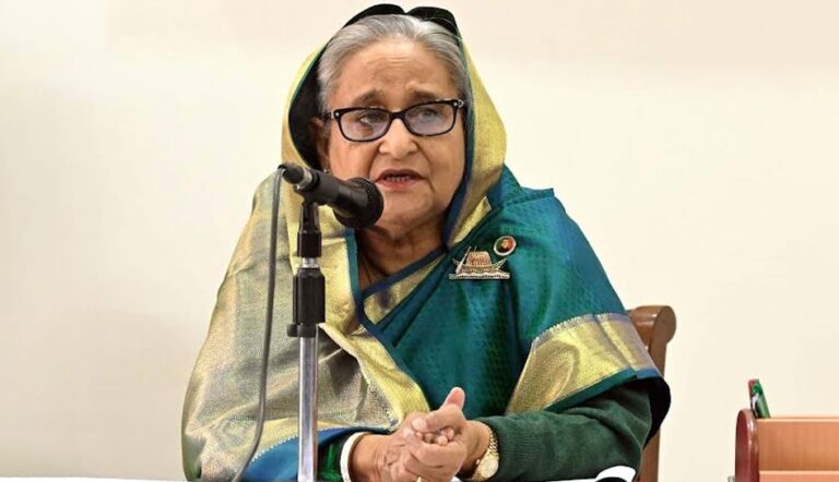 অবসরের সম্ভাবনা প্রত্যাখ্যান করলেন শেখ হাসিনা