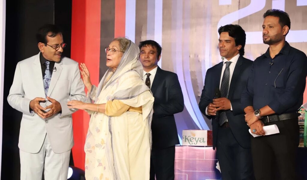 দেশের শিকড় সন্ধানী ‘ইত্যাদি’ এবার লক্ষ্মীপুুরে