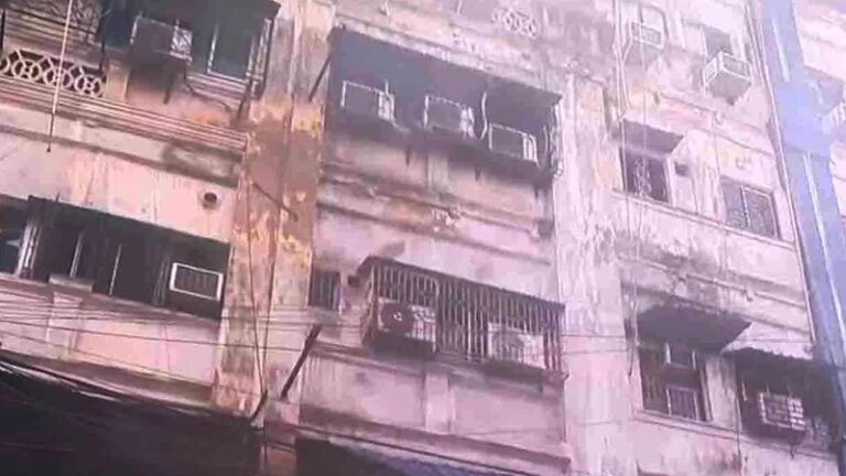 কলকাতায় আবাসিক হোটেলে অগ্নিকাণ্ডে ৮ বাংলাদেশির মৃত্যু