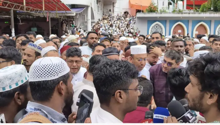 সিলেটে পররাষ্ট্র প্রতিমন্ত্রীর মাজার জিয়ারতে সাংবাদিকদের হেনস্তার অভিযোগ