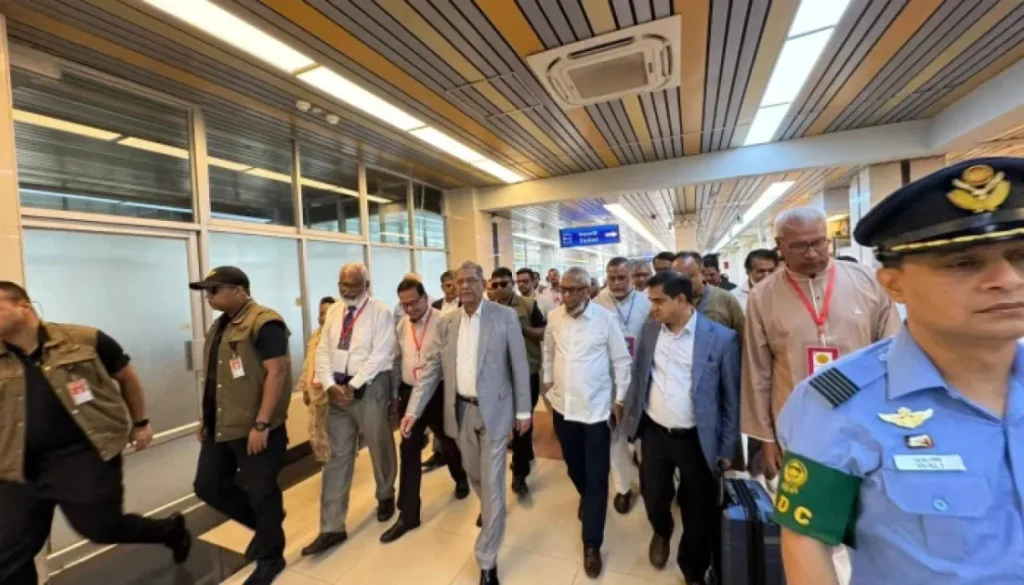 সিলেট বিমানবন্দরে রাষ্ট্রপতিকে স্বাগত জানালেন মন্ত্রী ও সংসদ সদস্যরা