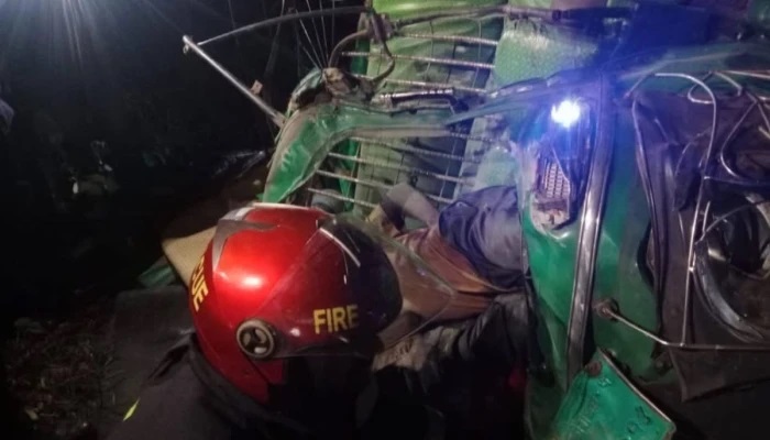 মৌলভীবাজারে বাস-অটোরিকশার সংঘর্ষ, প্রাণ গেল ৩ জনের