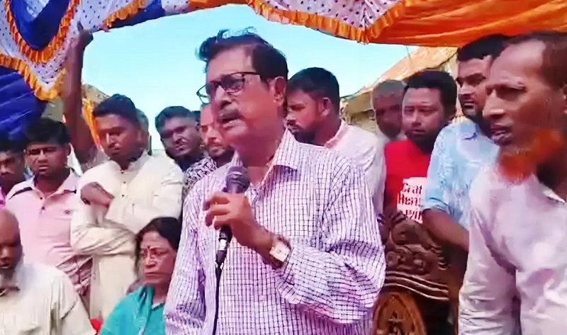‘লিখিত পাসের পর অ্যাডমিট কার্ড নিয়ে আসবেন, যেখানে ফোন করা লাগে করব’