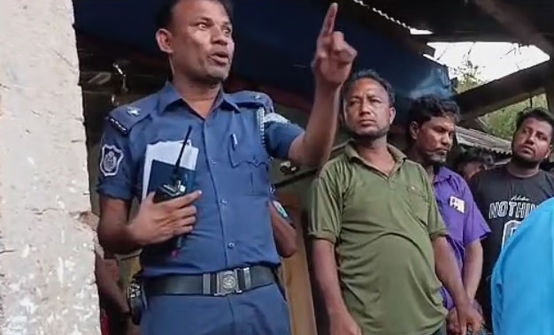 পোশাক লাগিয়েছি ঘুষ খাওয়ার জন্যই: চুনারুঘাটে পুলিশের এএসআই
