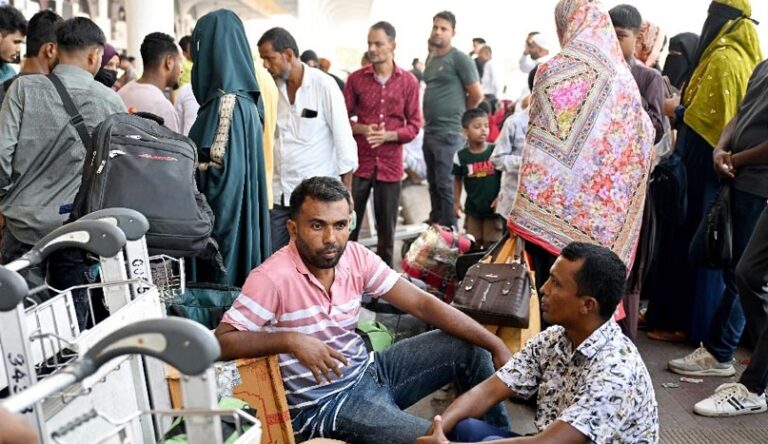 ৬২ ফ্লাইট বাতিল, শাহজালালে যাত্রীদের চরম দুর্ভোগ